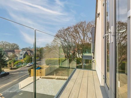 2 bed apartment to rent in Danecourt Road, Parkstone, BH14 - Photo 2