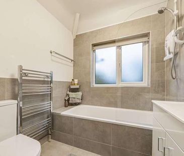 Hersham Road, Walton On Thames, KT12 - Photo 3