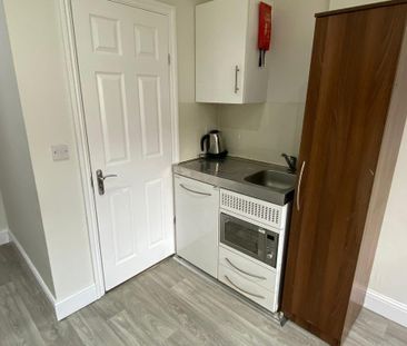 Studio to rent - Photo 3