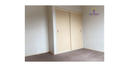 Spacious and open living - Photo 2