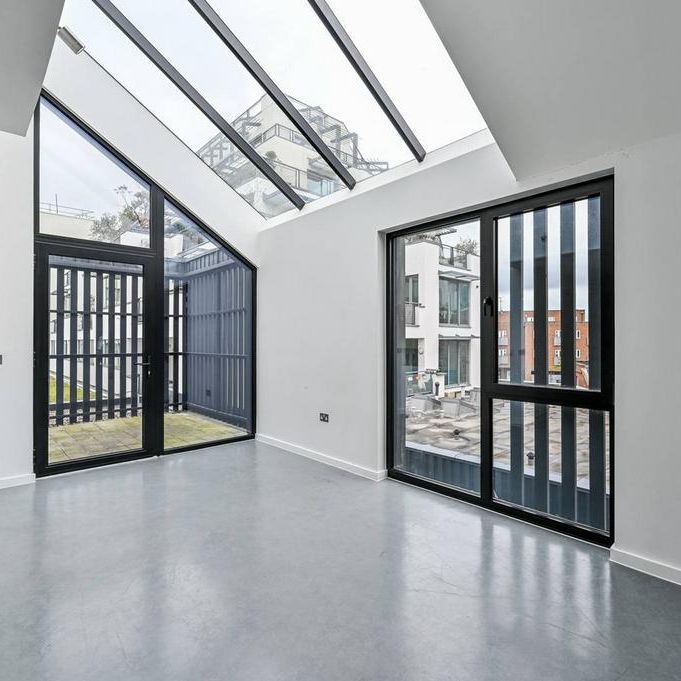 3 bedroom flat to rent - Photo 1