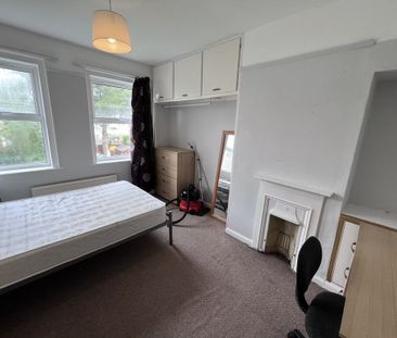 Tang Hall Lane, Tang Hall - P1068 - Photo 4