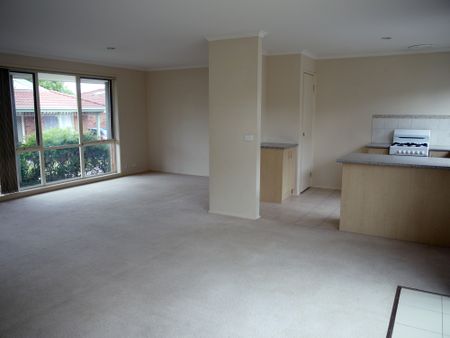 Spacious Three-Bedroom Unit in a Quiet Court Location - Photo 3