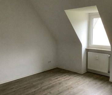 Einzugsbereite 3 Zimmer im DG ( 2. OG) - Photo 1