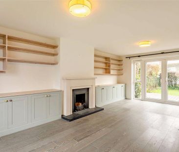 4 bedroom semi-detached house to rent - Photo 2