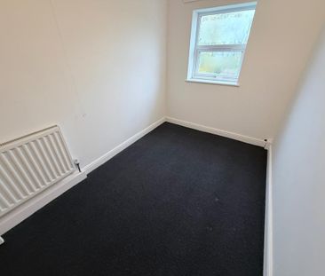 2 bedroom semi-detached house to rent - Photo 2