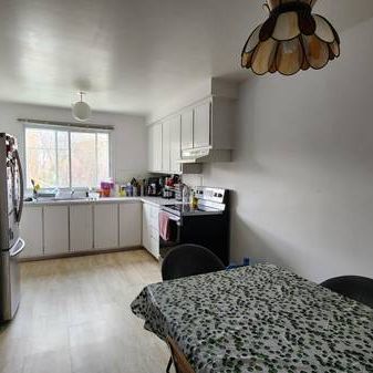 DDO, 4 ½ heating & hot water include, near train, 2 bedrooms 1 bathroo - Photo 1