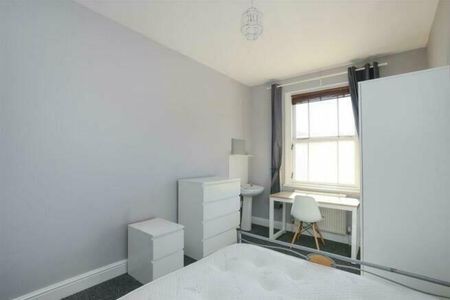 4 bedroom flat to rent - Photo 5