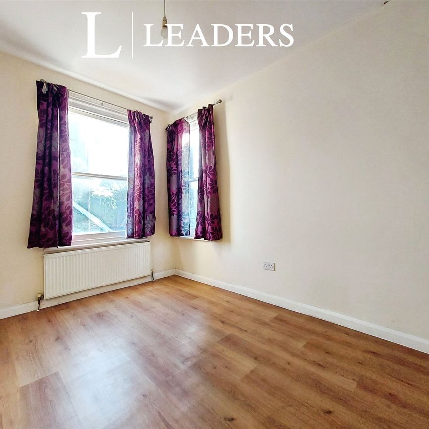 2 bedroom apartment to rent Victoria Avenue, Southend-on-Sea, Essex, SS2 - Photo 1