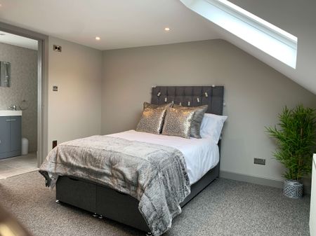 Convenient House Share in Brighton Room 5 - Photo 3