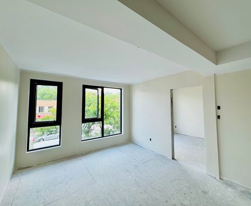 970 Boul. Décarie, Montréal (Saint-Laurent), QC H4L - Photo 1