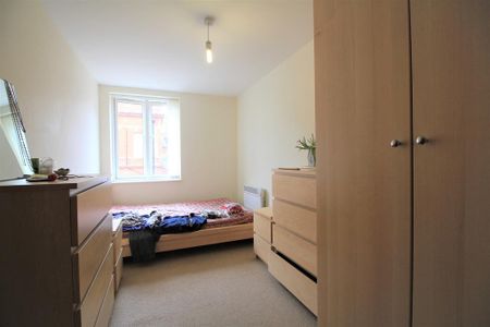 2 bedroom apartment to rent - Photo 3