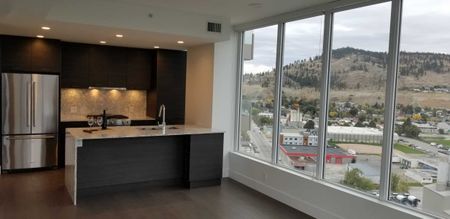 One Water epic views 2 Bed 2bath on 16th floor with windowed living room - Photo 3