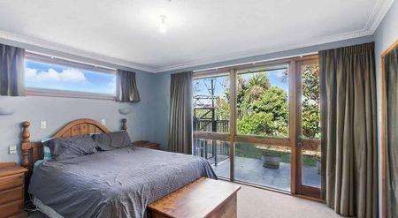 Burnside- 4 Bed spacious family home with Garden - Photo 5