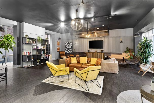 Silver Studio - Photo 1