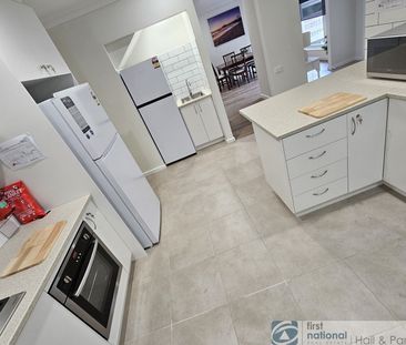 56 Barter Crescent, Forest Hill - Photo 6