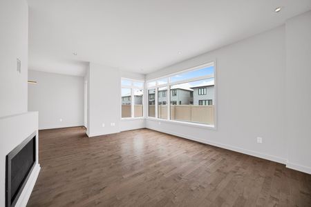 For Lease - 899 Ralph Hennessy Avenue, Blossom Park - Airport and Area, Ontario - Photo 4