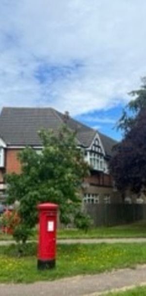 2 bedroom Apartment - Manor Parade, Hatfield - Photo 2