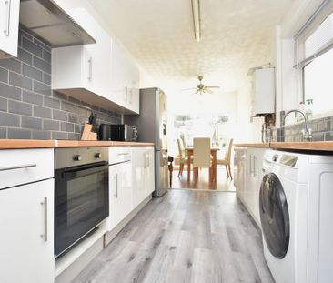 3 bedroom terraced house to rent - Photo 4