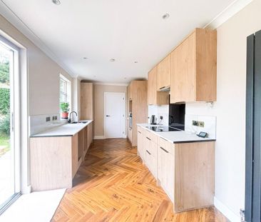 4 bedroom semi-detached house to rent - Photo 3