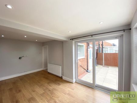 3 bedroom semi-detached house to rent - Photo 5