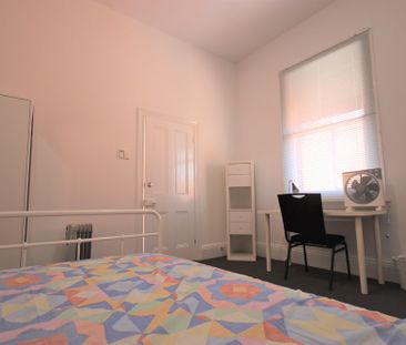 5-bedroom shared house / townhouse, Philip street - Photo 3