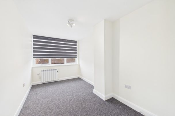 2 bedroom Maisonette in Frimley High Street, Camberley - Photo 1