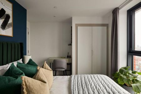 3 bedroom apartment to rent - Photo 5