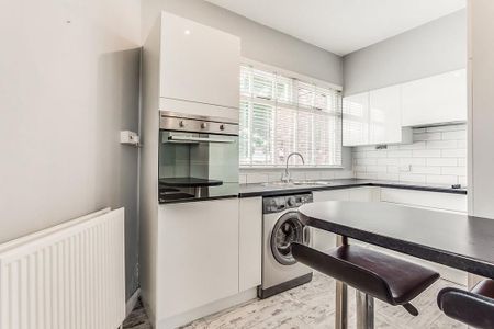 2 bedroom end of terrace house to rent - Photo 3