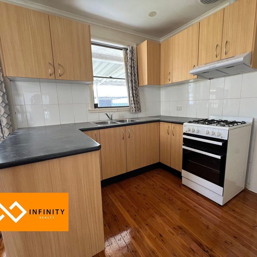 For Lease – Family Home in Sadleir 📍 23 Insignia Street, Sadleir NSW - Photo 1