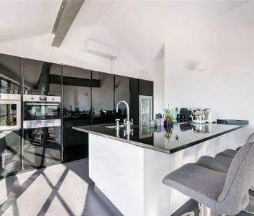 3 bedroom apartment to rent - Photo 2