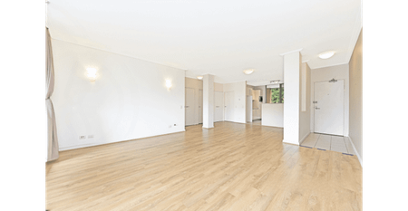 Modern & Spacious 3 Bedroom Apartment with Double Garage in the Portofino Building – Perfect for Family Living - Photo 2