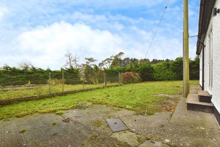 3 bedroom semi-detached bungalow to rent - Photo 5