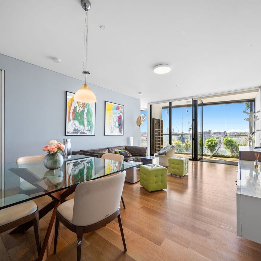 Spacious 2 Bedroom Apartment Featuring Breathtaking City Views - Photo 1