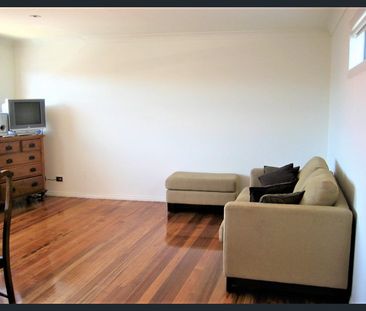 TOWNHOUSE FOR LEASE COBURG - Photo 1