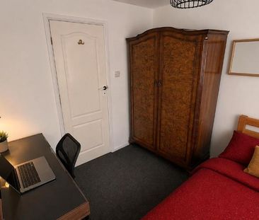 7 bedroom house share to rent - Photo 5
