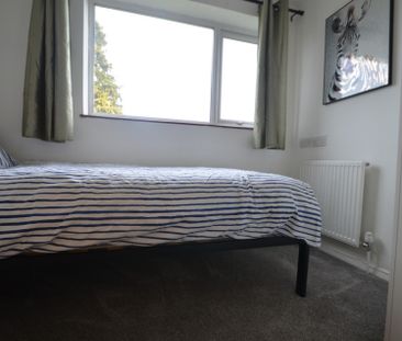 4 bedroom Semi-detached house to rent - Photo 6