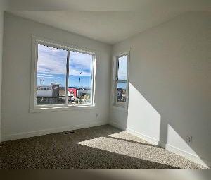 3 Bed 3.5 Bath Townhouse Belvedere Calgary - Photo 6