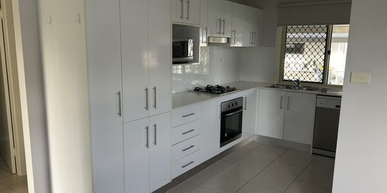 Furnished 2 bdrm Unit - Photo 3