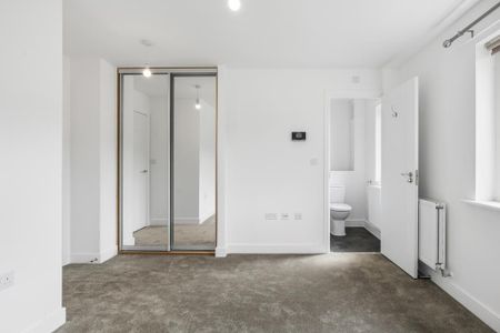 3 bedroom end of terrace house to rent - Photo 2