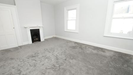 5 Leighton Road, CHELTENHAM GL526BD - Photo 4