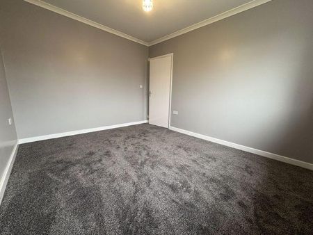 4 bedroom semi-detached house to rent - Photo 5