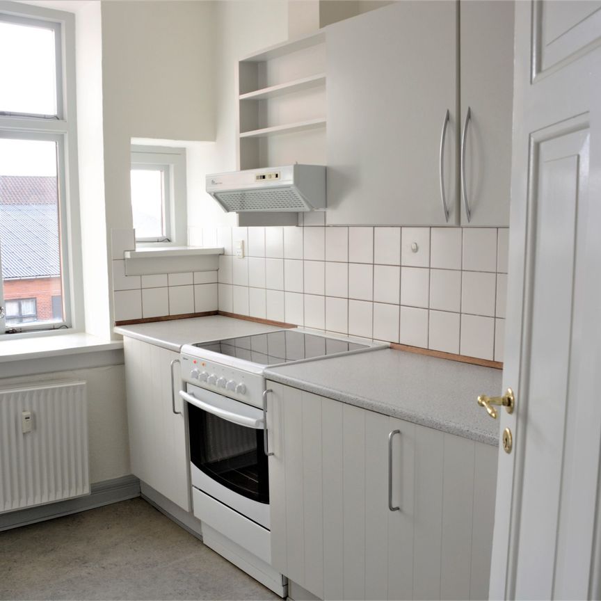 Skøn 3-værelses lejlighed i Fredericia med lys og rummelighed - Foto 1
