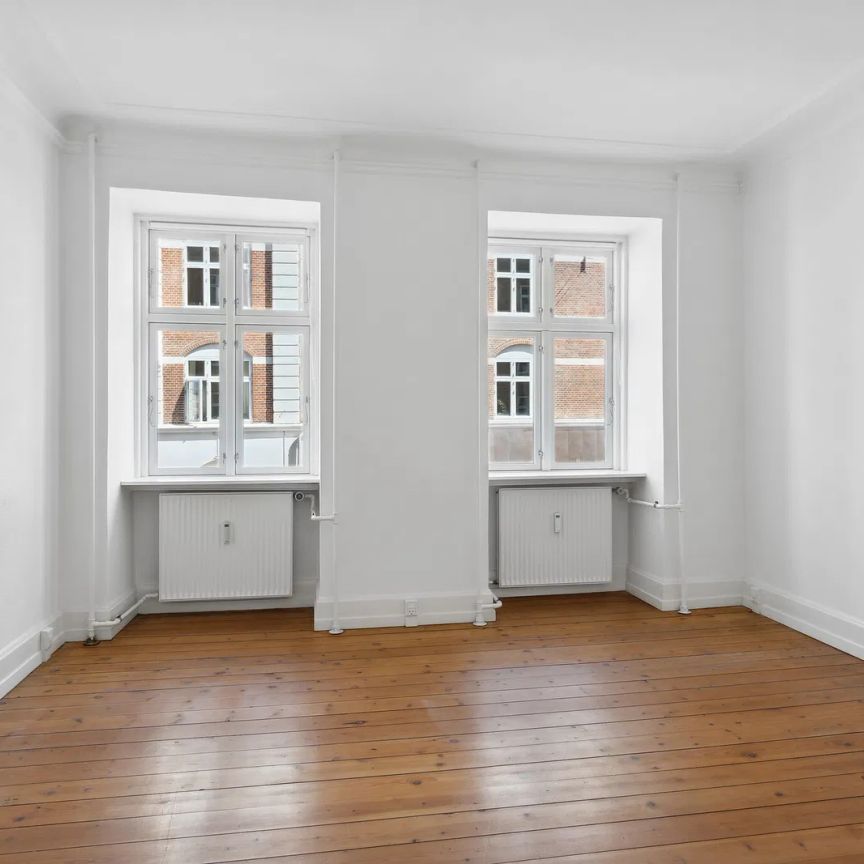 Charmerende lejlighed med altan i Aalborgs hjerte - Photo 1