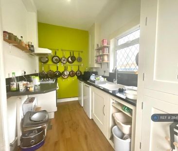 1 bedroom in a house share to rent - Photo 6