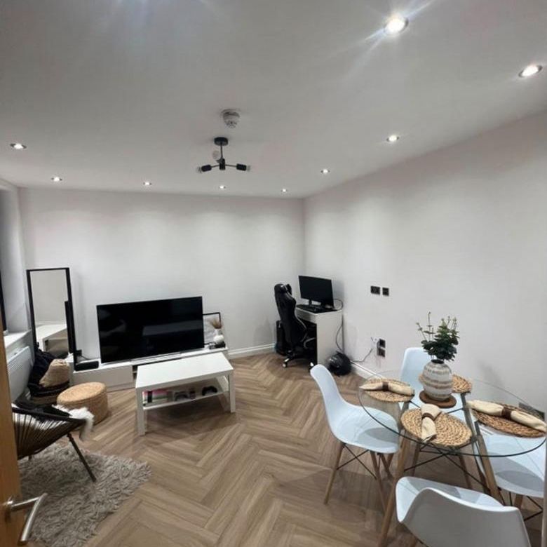1 bedroom flat to rent - Photo 1