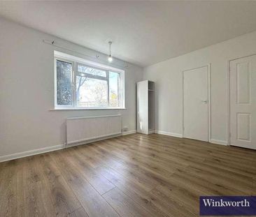 Kenton Lane, Harrow, Middlesex, HA3 - Photo 2