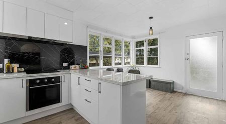 Renovated 3-Bedroom Home - Move-In Ready - Photo 4