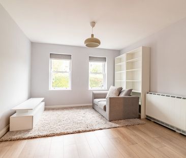 Available part-furnished now - Photo 1