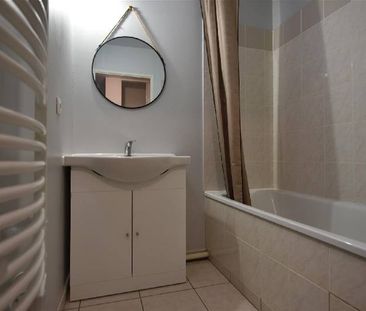 Location Appartement 2 pièces 47m² LA GLACERIE 50470 - Photo 5